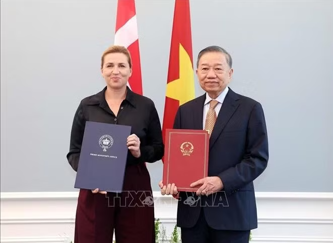 Tuyên bố chung về việc thiết lập quan hệ Đối tác chiến lược toàn diện giữa nước Cộng hòa xã hội chủ nghĩa Việt Nam và Đan Mạch